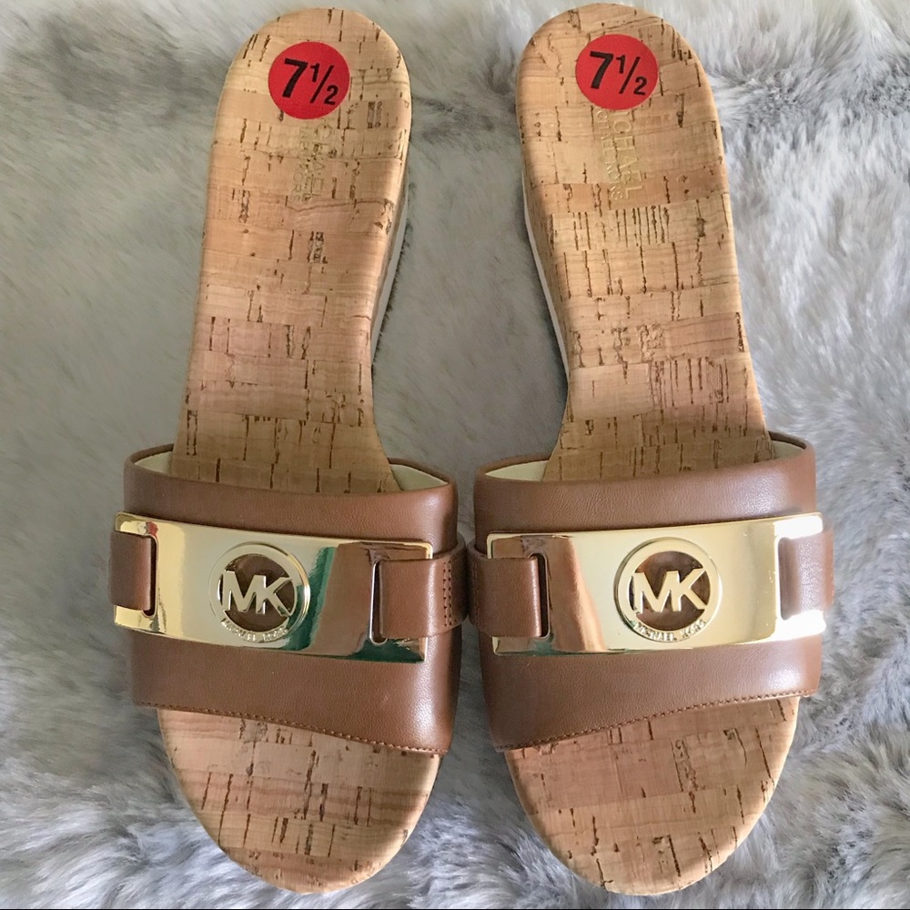 Michael Kors Warren Platform Sandal - Picture 3 of 6